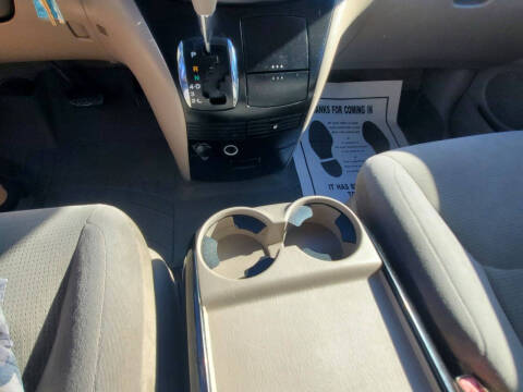 2004 Toyota Sienna LE 7 Passenger
