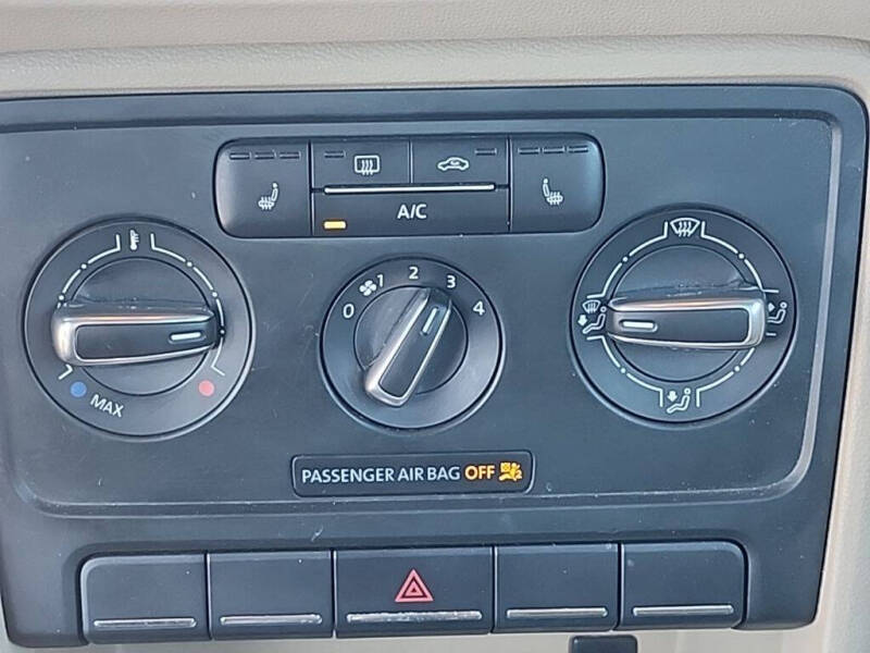 2013 Volkswagen Beetle Convertible