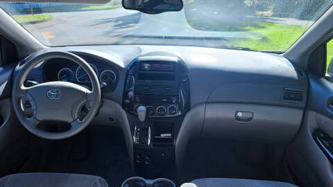 2004 Toyota Sienna