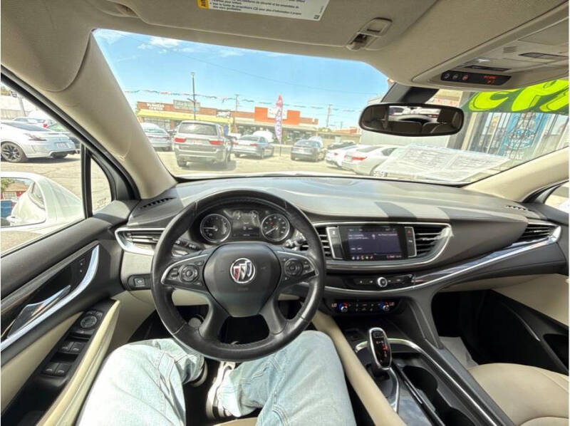 2020 Buick Enclave Essence