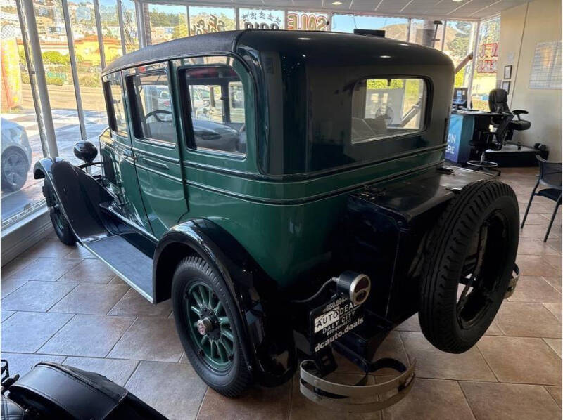 1928 Willys knight