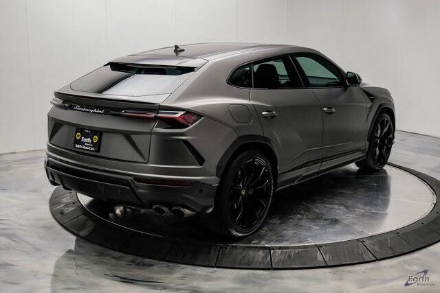2022 Lamborghini Urus