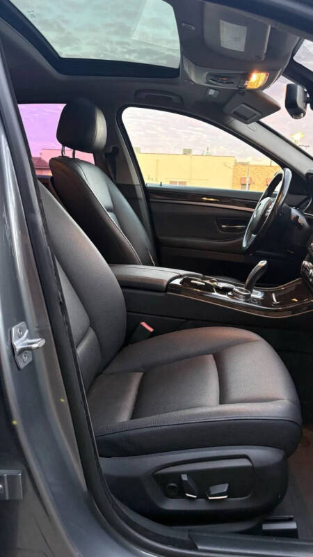 2015 BMW 5 Series 528i