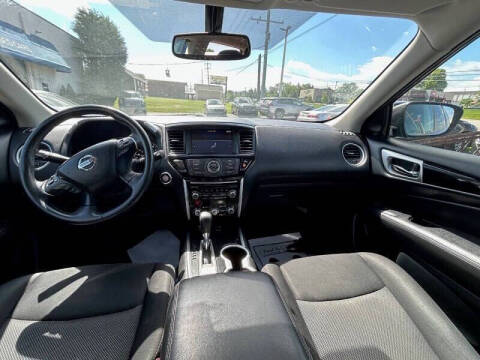 2020 Nissan Pathfinder SV