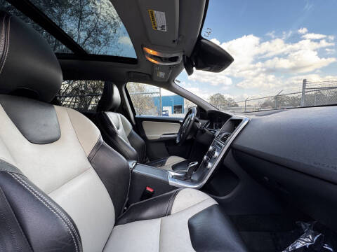 2017 Volvo XC60 T6 Dynamic