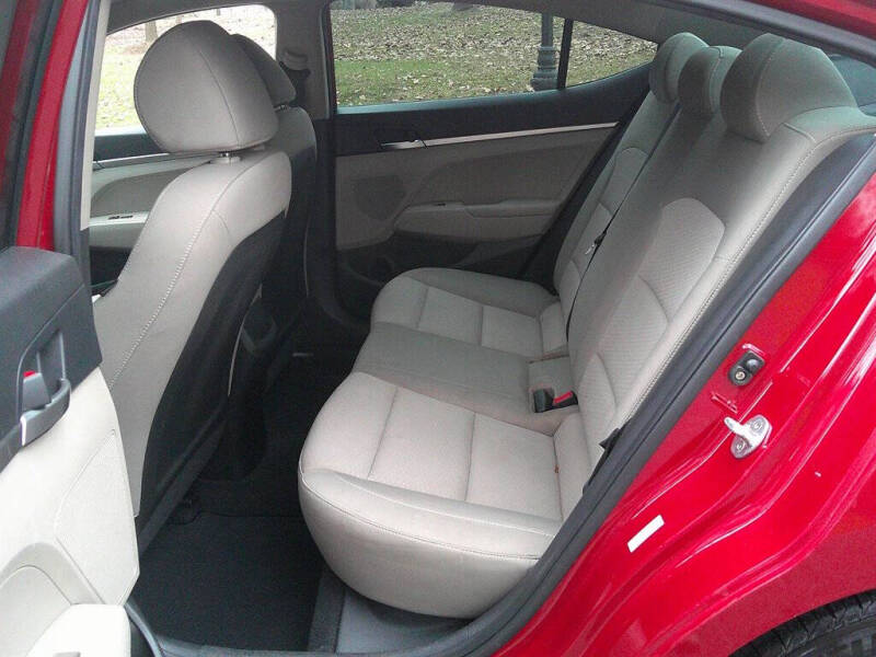 2020 Hyundai Elantra SE