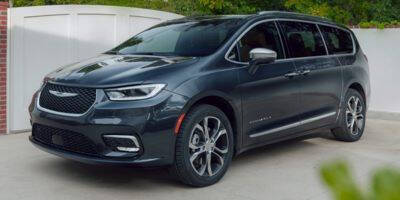 2022 Chrysler Pacifica for sale at CHAMPION AUTO SALES OF JERSEY CITY in Jersey City NJ