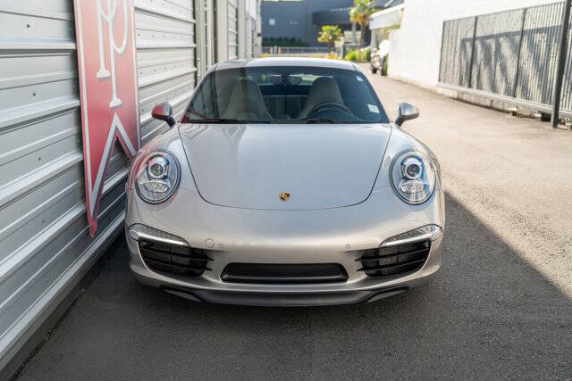 2012 Porsche 911 32