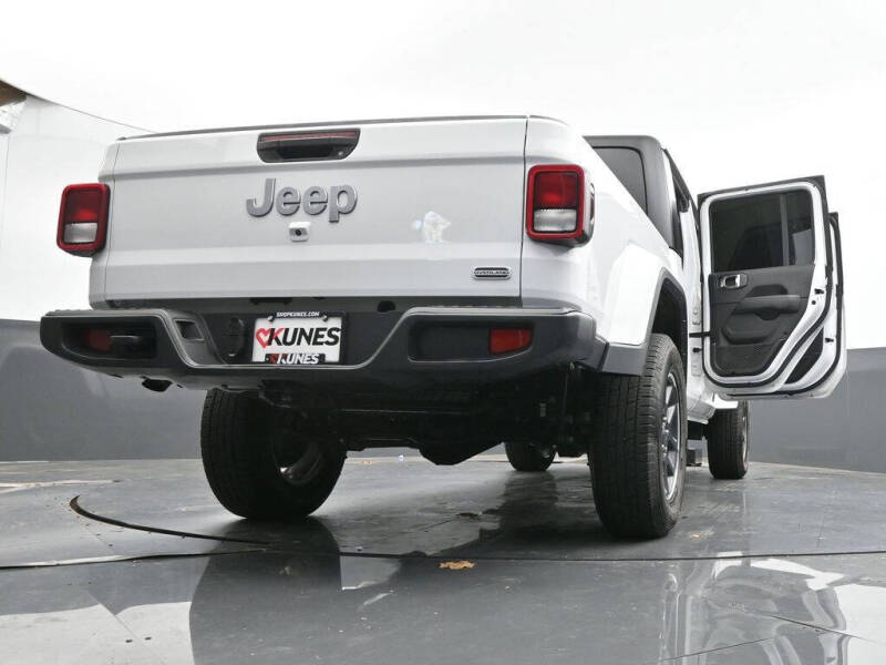 2023 Jeep Gladiator Overland