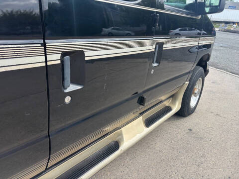 2003 Ford E-Series E-250 SD