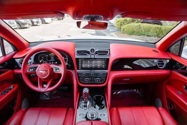 2022 Bentley Bentayga V8