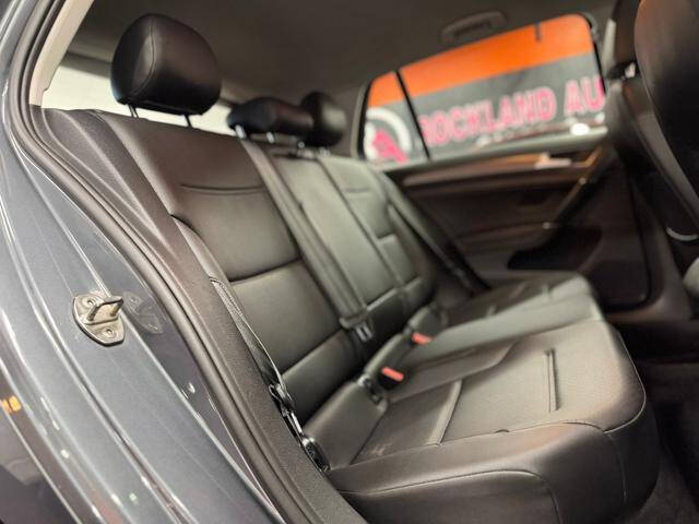 2019 Volkswagen Golf SE