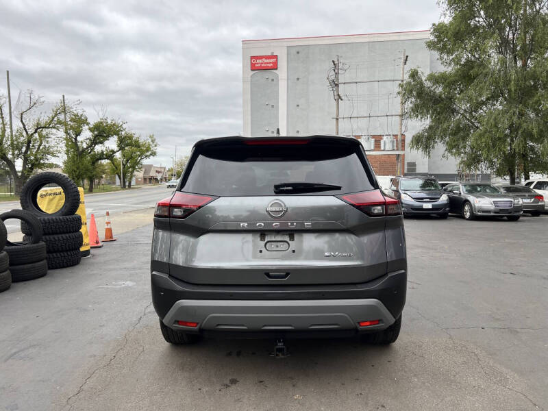 2022 Nissan Rogue SV