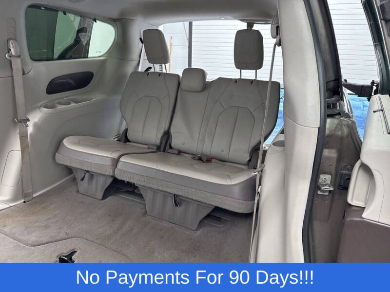 2017 Chrysler Pacifica Touring-L