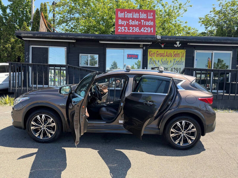 2017 Infiniti QX30 Premium