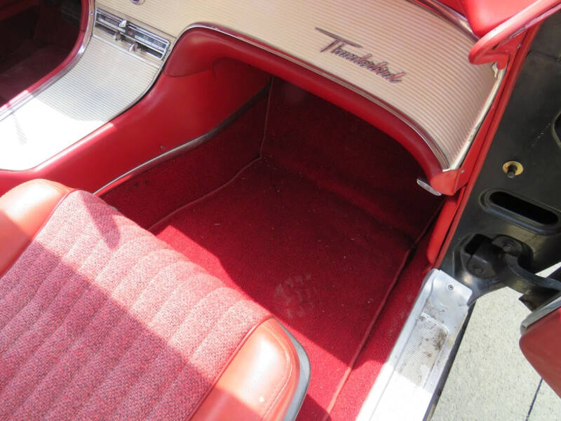 1962 Ford Thunderbird