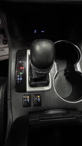 2017 Toyota Highlander SE