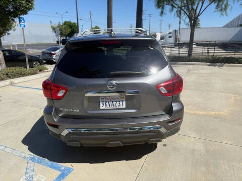 2020 Nissan Pathfinder S