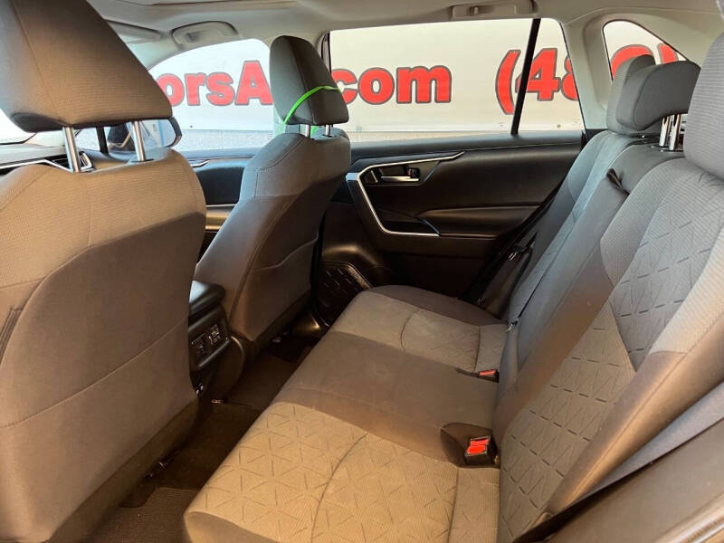 2020 Toyota RAV4 XLE