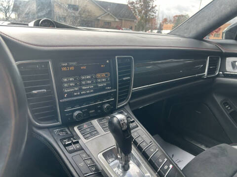 2016 Porsche Panamera GTS