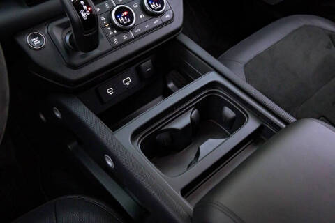 2024 Land Rover Defender 130 V8 P500
