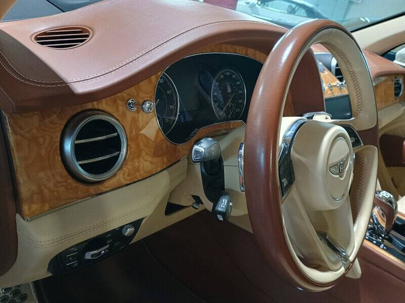 2019 Bentley Bentayga 36