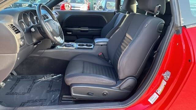 2014 Dodge Challenger SXT