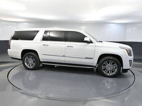 2017 Cadillac Escalade ESV Standard