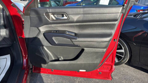 2022 Nissan Pathfinder SV