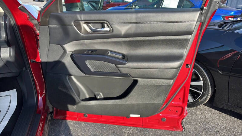 2022 Nissan Pathfinder SV