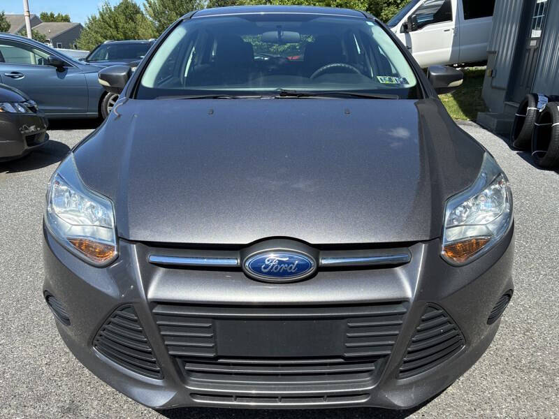 Gray 2013 Ford Focus SE SE 4dr Hatchback 2