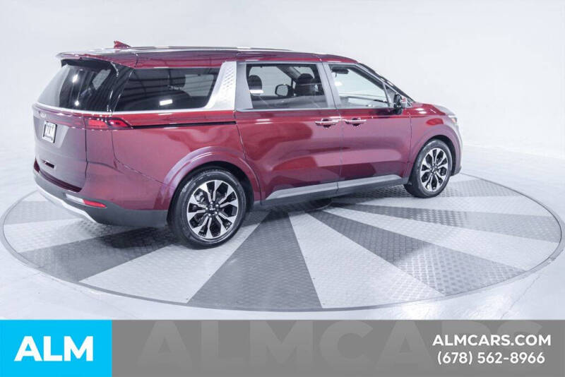 2024 Kia Carnival EX