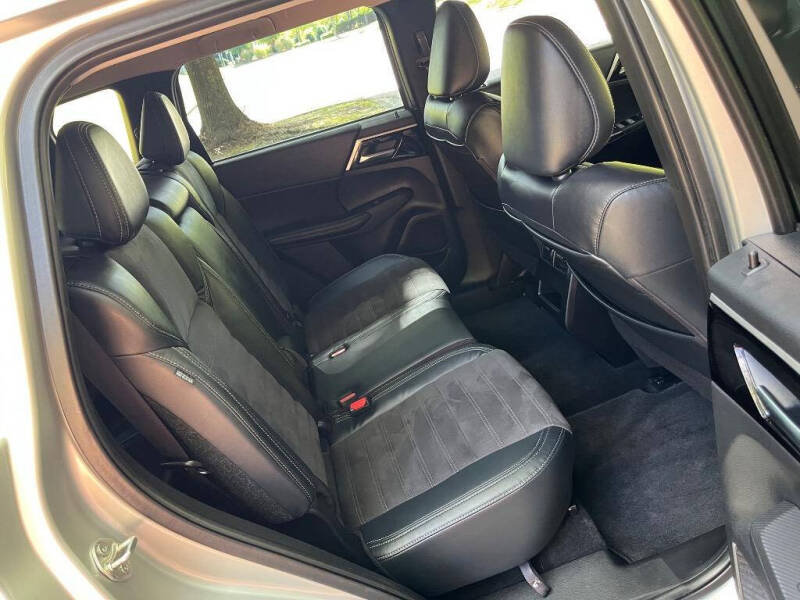 2022 Mitsubishi Outlander SE Launch Edition