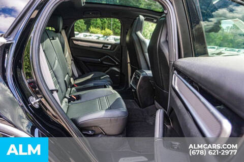 2023 Porsche Cayenne Coupe Platinum Edition