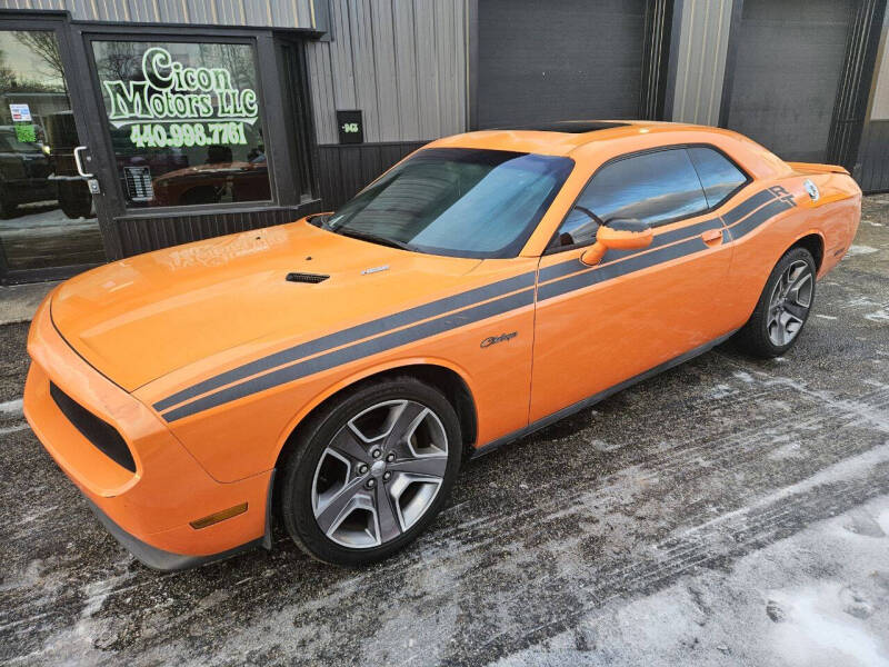 2012 Dodge Challenger R/T's photo