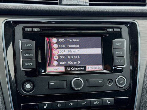 2014 Volkswagen Passat 2.5L SE PZEV