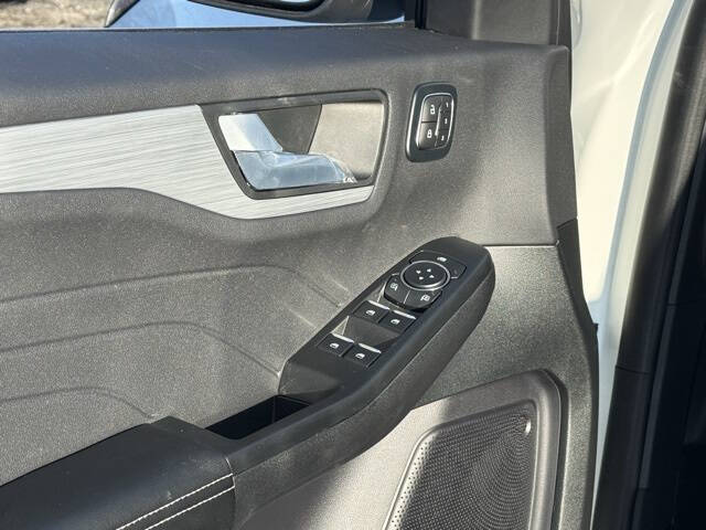 2026 Ford Escape Platinum