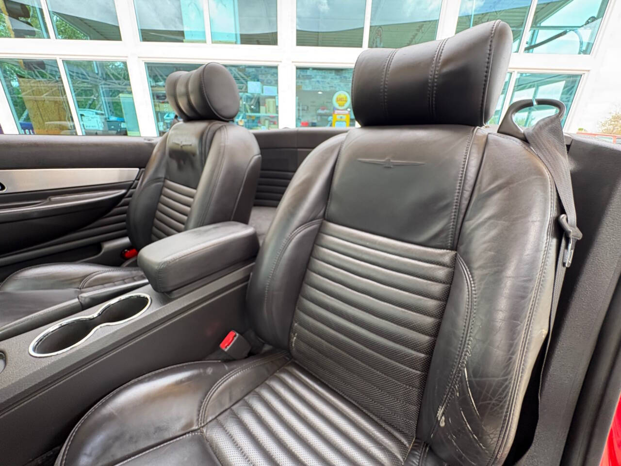 2002 Ford Thunderbird 32