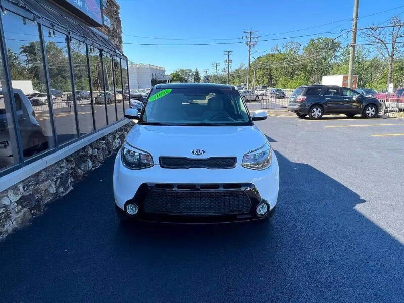 2016 Kia Soul +
