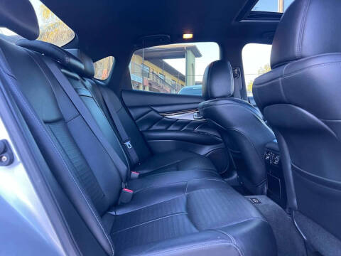 2014 Infiniti Q70 3.7