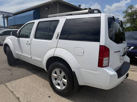 2008 Nissan Pathfinder SE