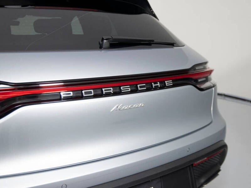2025 Porsche Macan