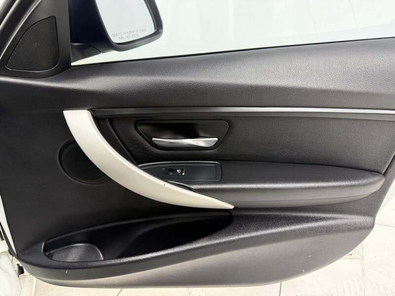 2017 BMW 3 Series 320i