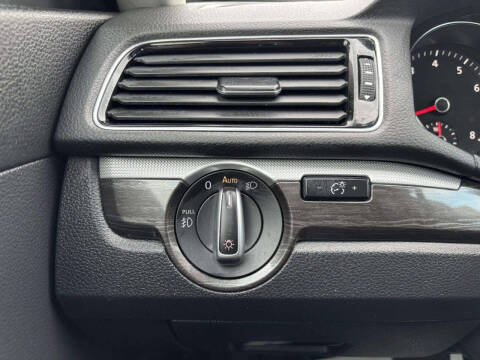 2018 Volkswagen Passat 2.0T SE