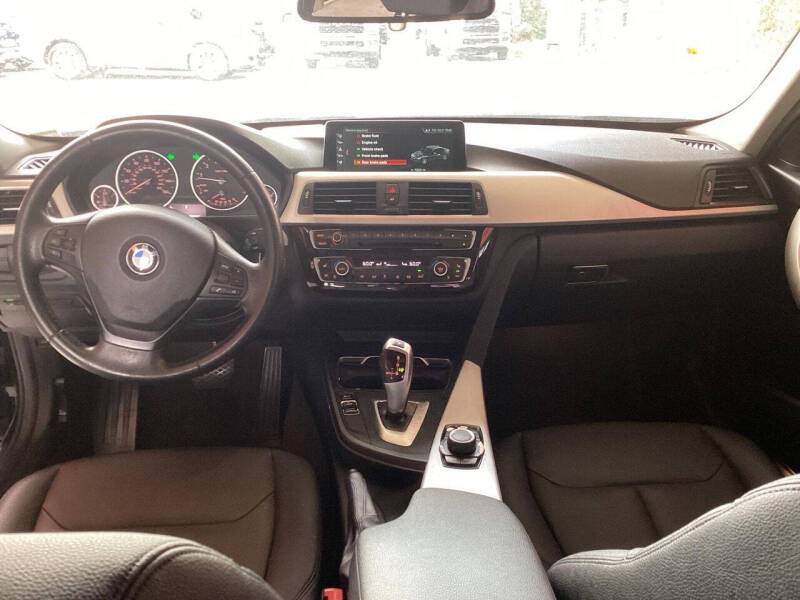 2018 BMW 3 Series 320i