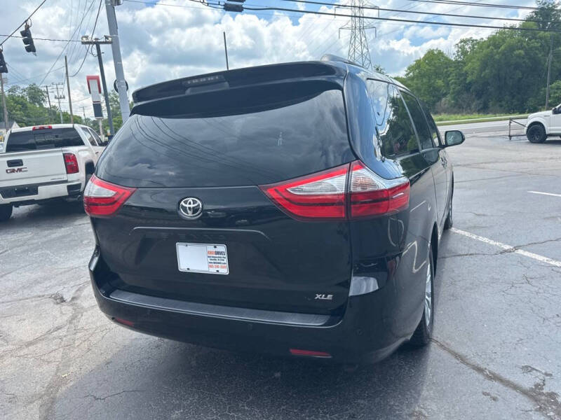 2015 Toyota Sienna
