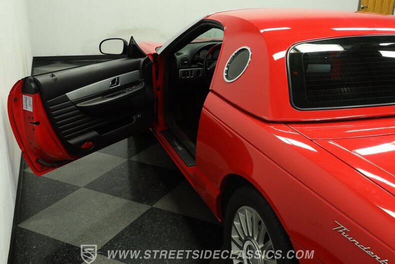 2005 Ford Thunderbird Deluxe
