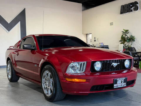 2005 Ford Mustang GT Deluxe