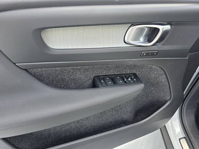 2026 Volvo XC40 B4 Core
