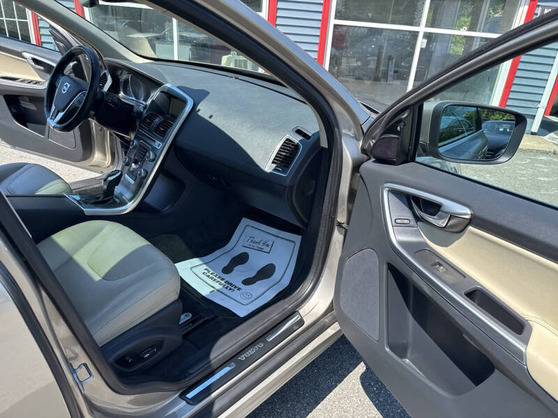 2016 Volvo XC60 T6 Drive-E